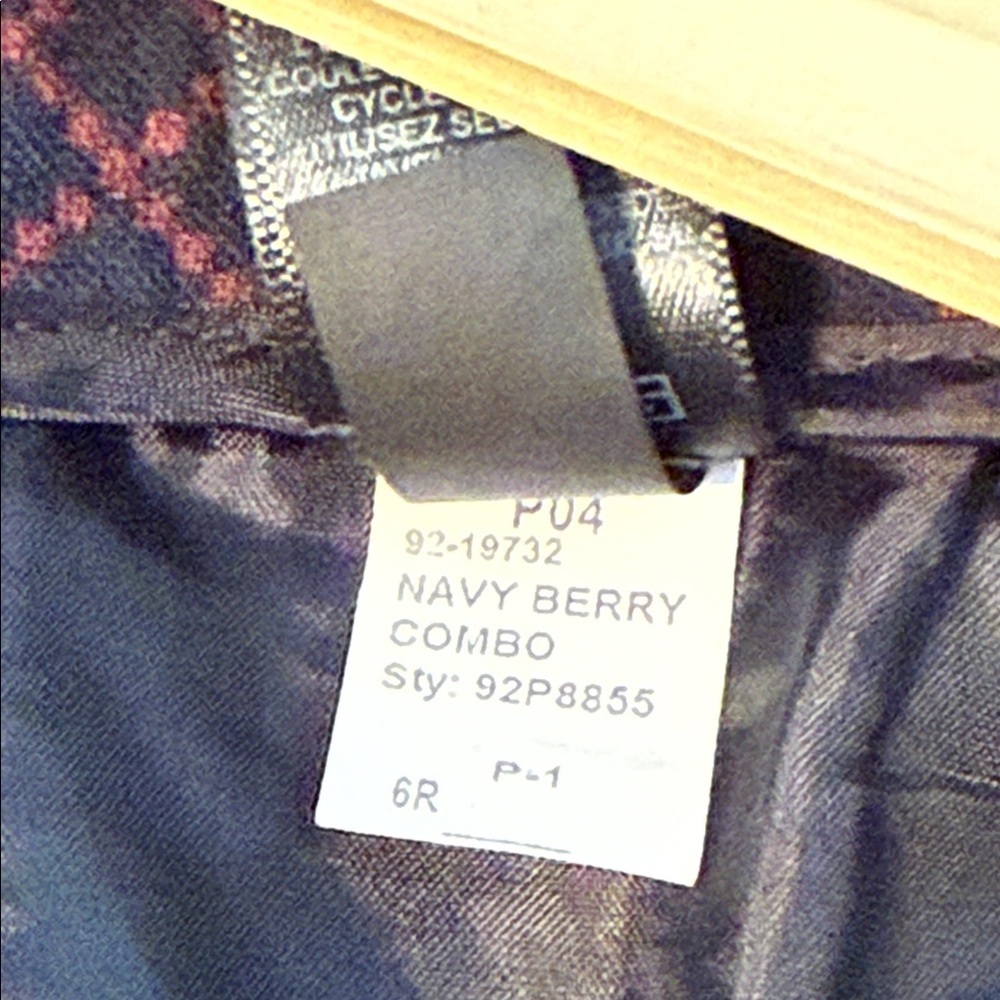 Express Women's Columnist Mid Rise Ankle Pant Navy Berry Diamond Pattern Size 6 - Picture 13 of 14